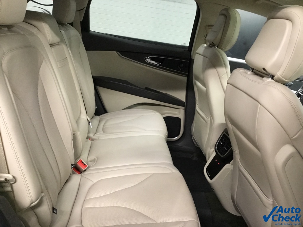 Vehicle image 17 of 47