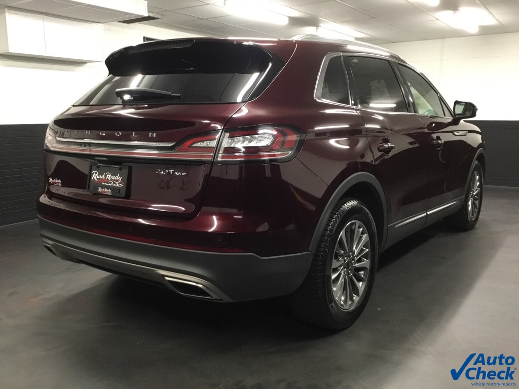 Vehicle image 7 of 47