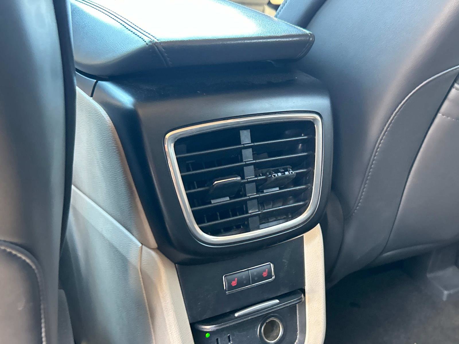 Vehicle image 27 of 31
