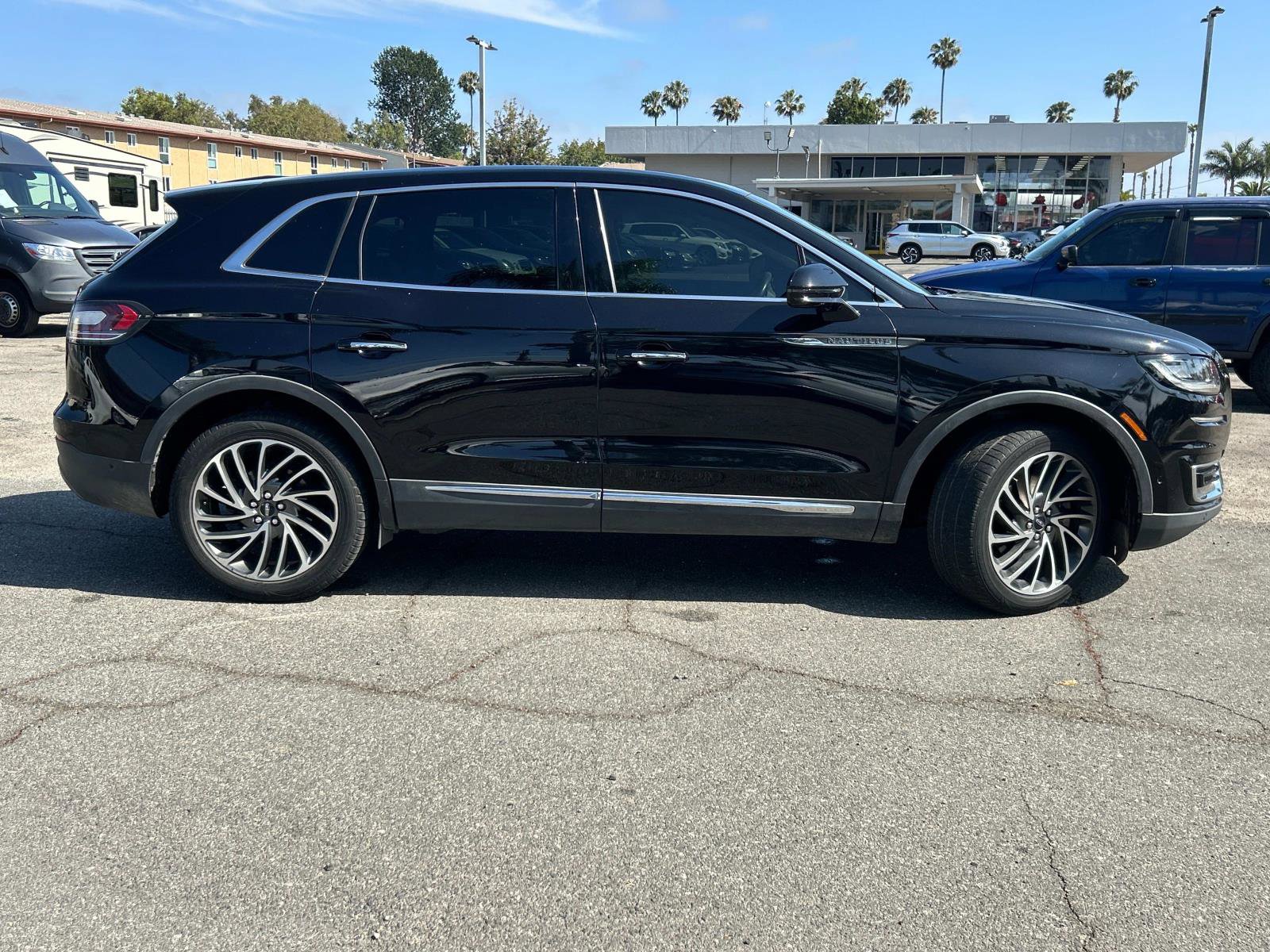 Vehicle image 3 of 31