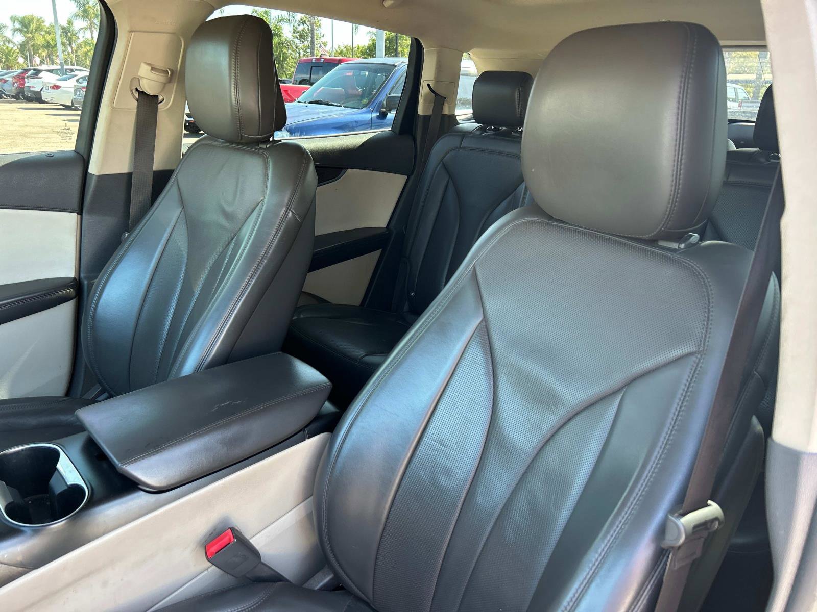 Vehicle image 8 of 31