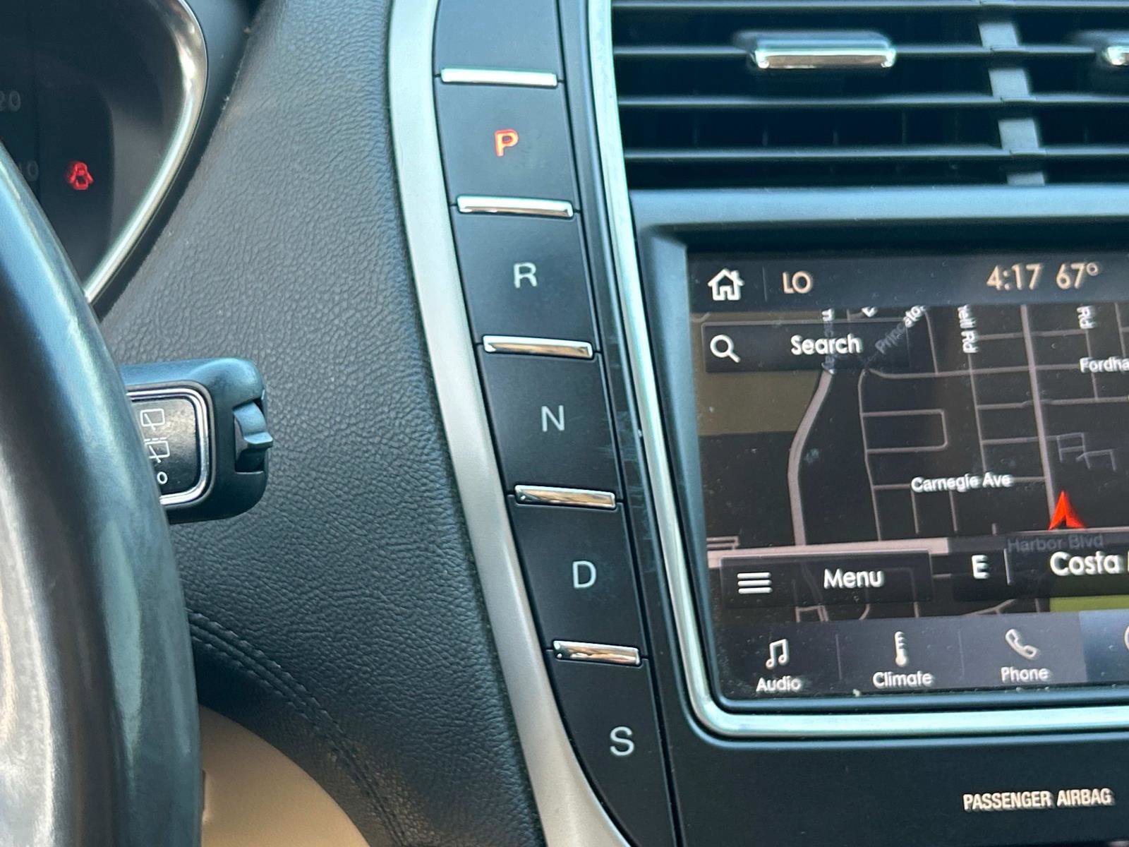 Vehicle image 21 of 31
