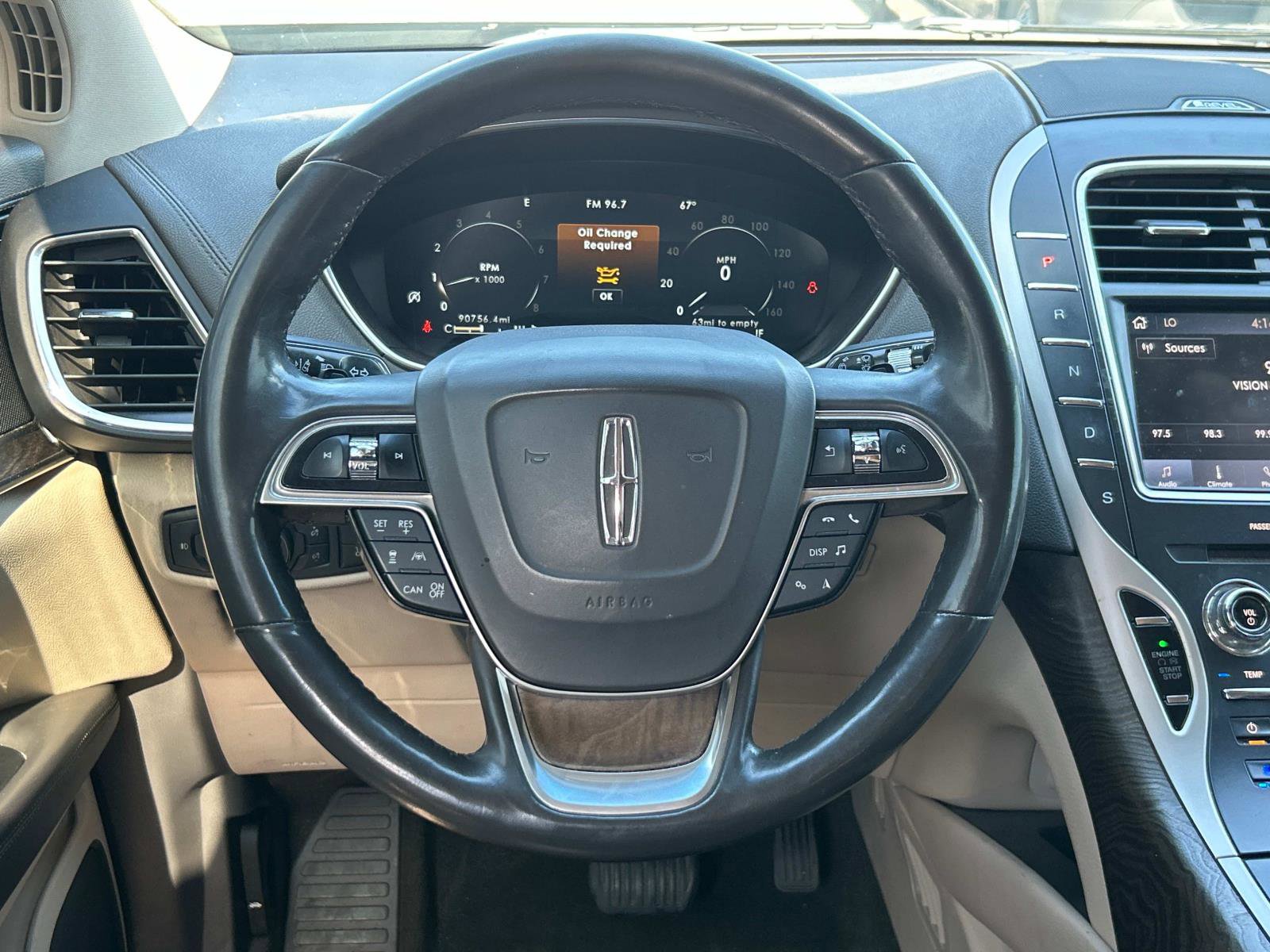 Vehicle image 28 of 31