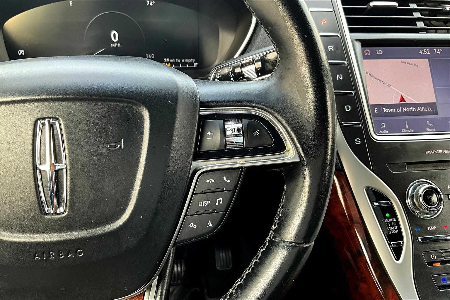 Vehicle image 21 of 34