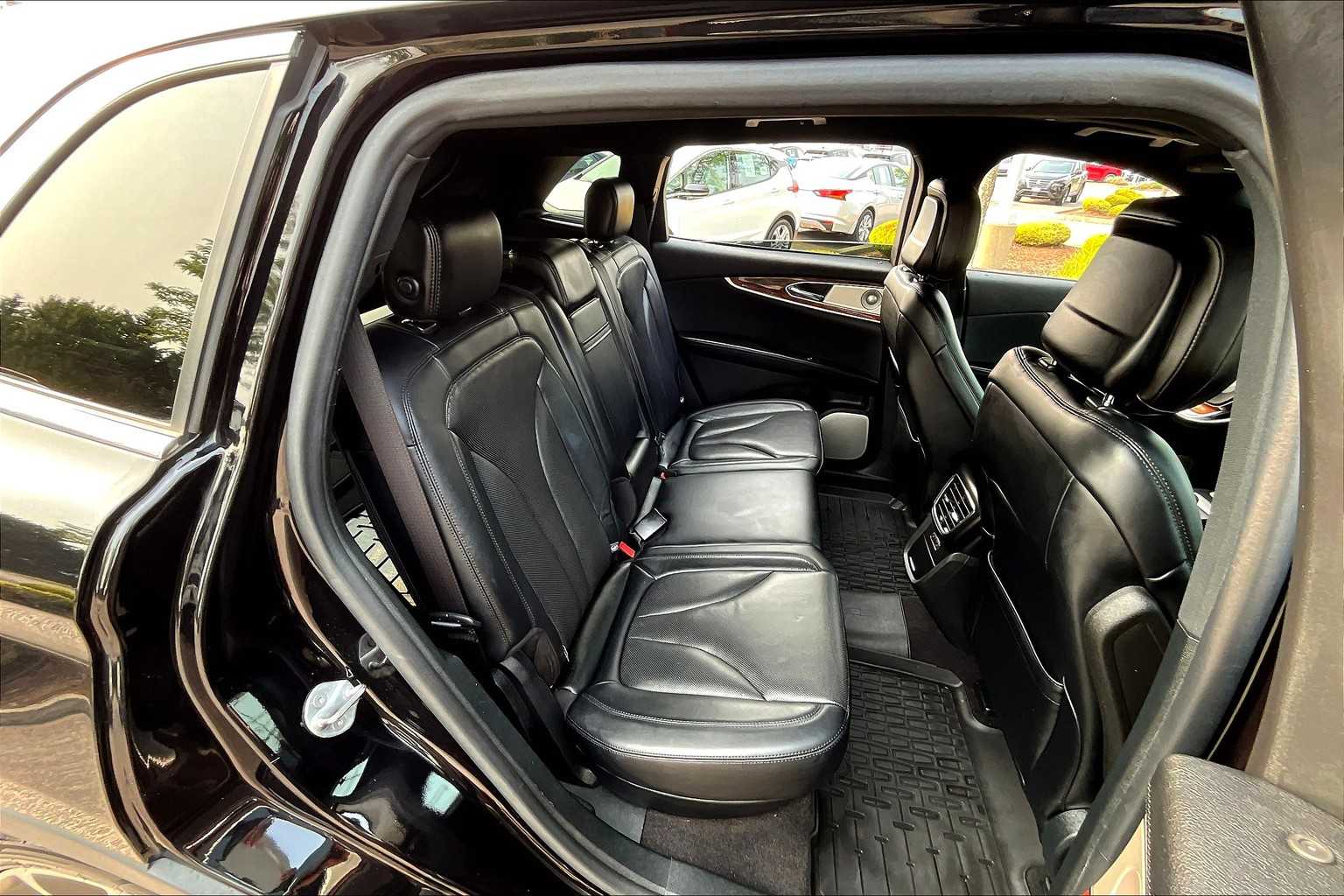 Vehicle image 12 of 34