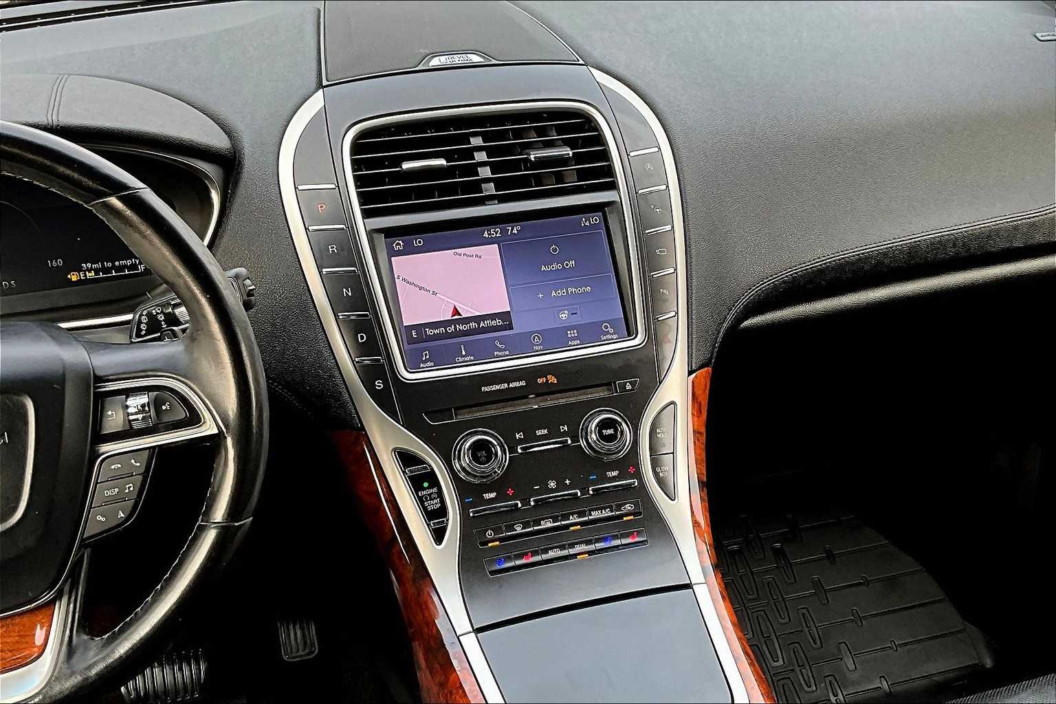 Vehicle image 24 of 34