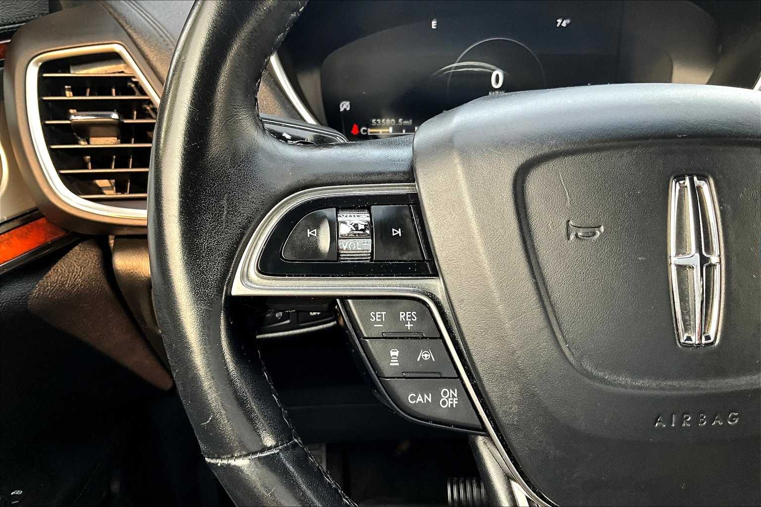 Vehicle image 20 of 34