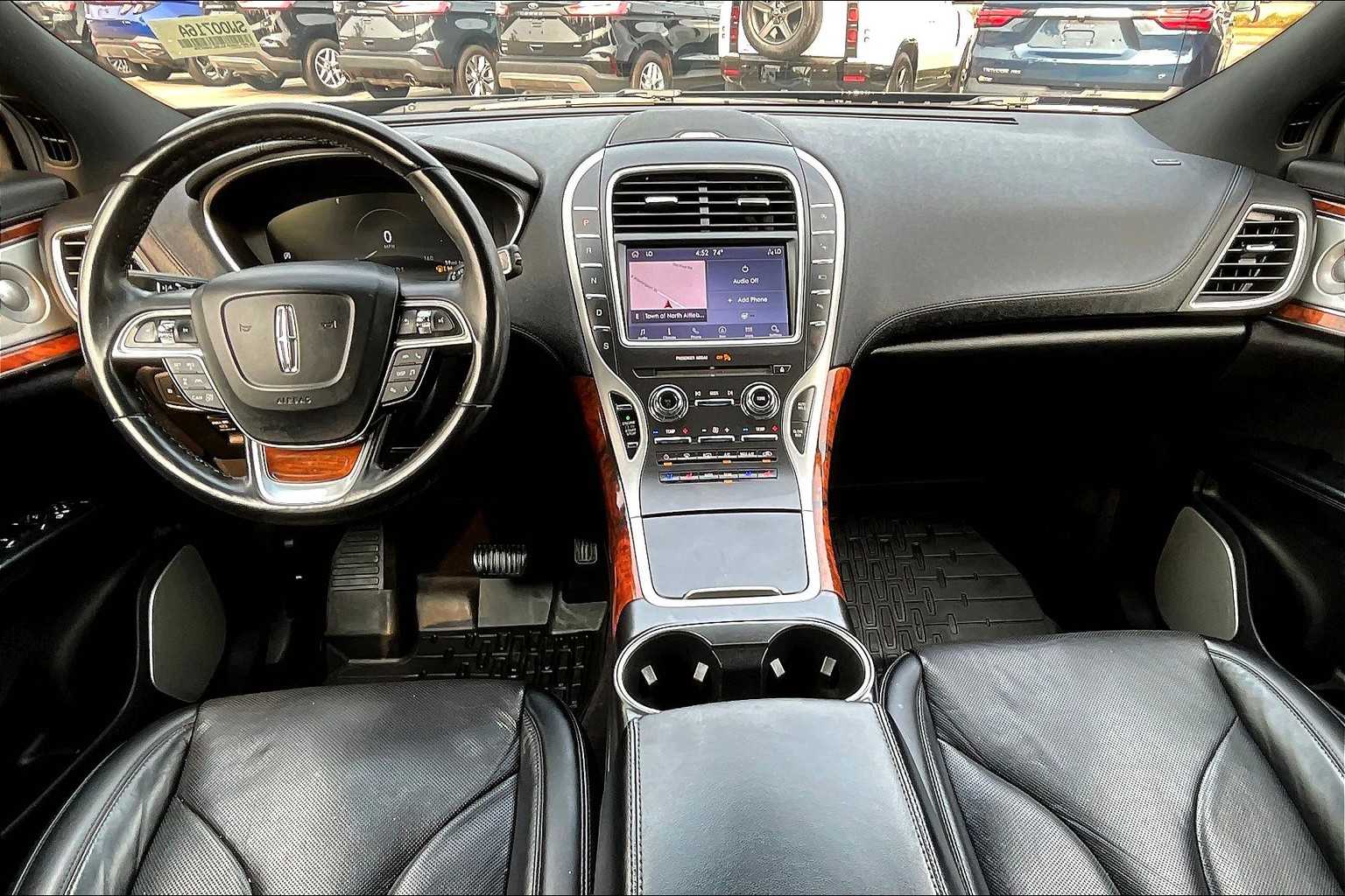 Vehicle image 16 of 34