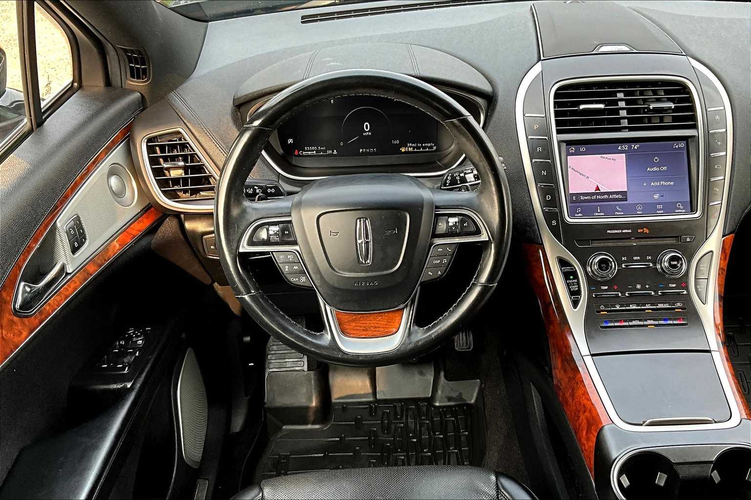 Vehicle image 19 of 34