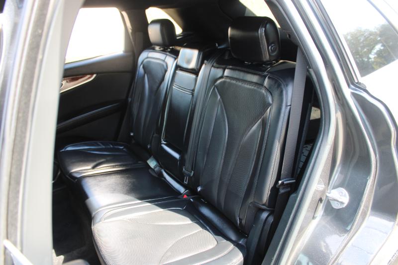 2020 Lincoln Nautilus Reserve Image 14 of 30