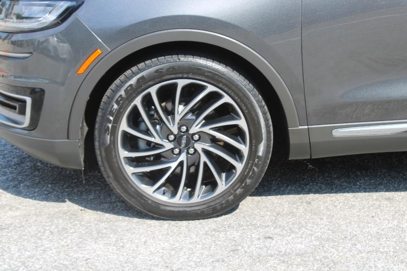 2020 Lincoln Nautilus Reserve Image 10 of 30