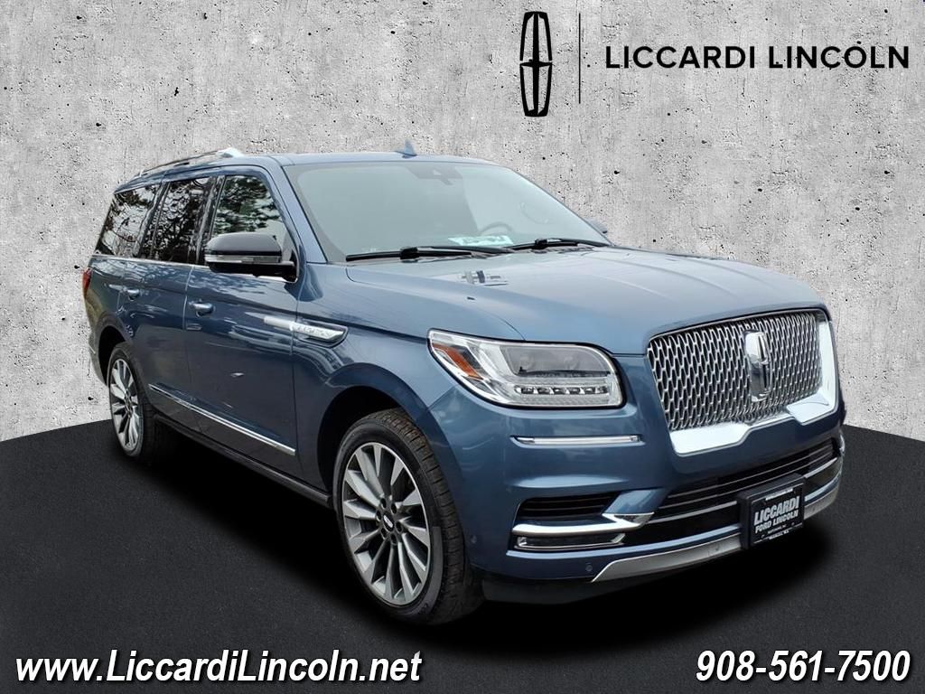 2020 Lincoln Navigator Reserve Image 3 of 23