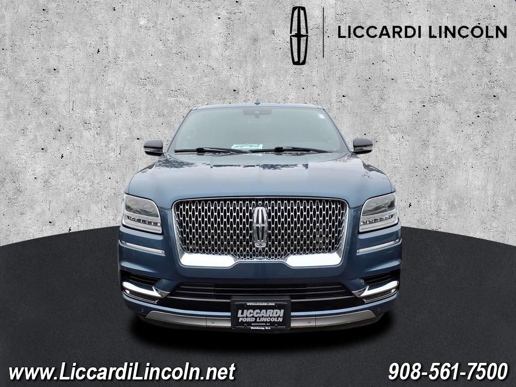 2020 Lincoln Navigator Reserve Image 2 of 23