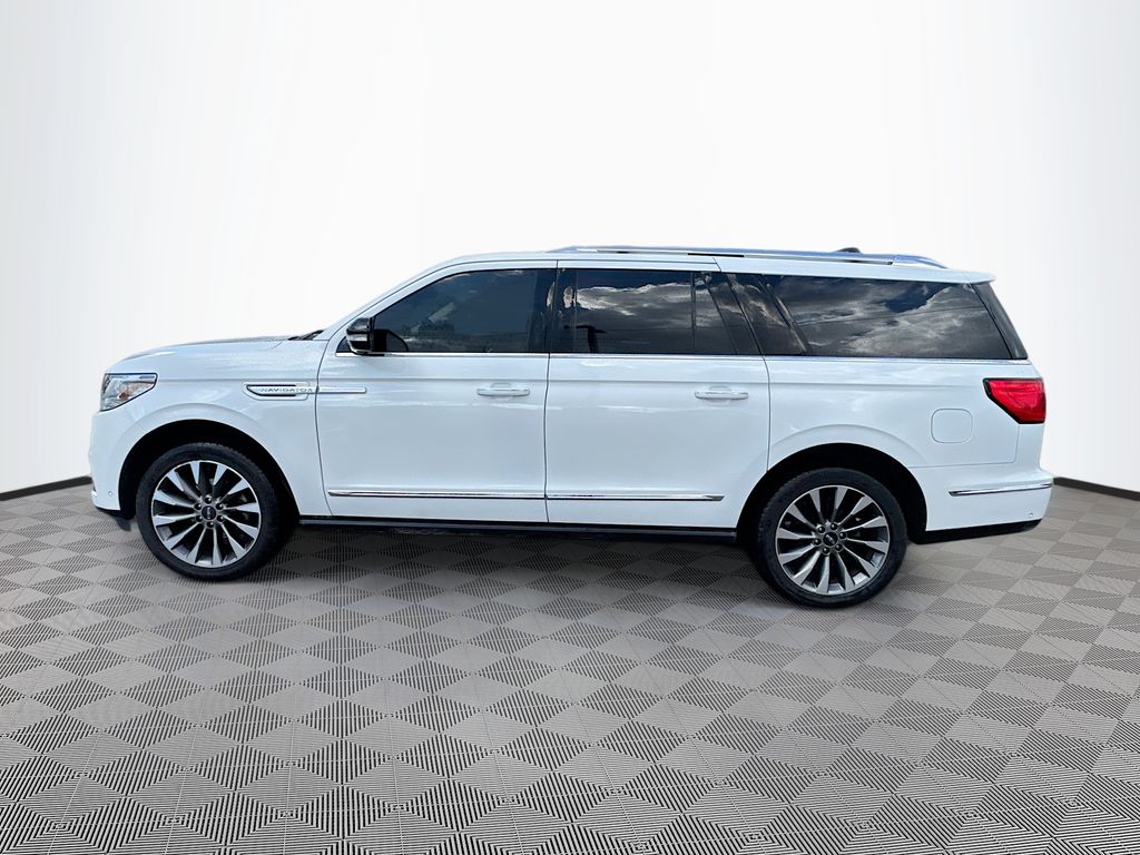 2020 Lincoln Navigator L Reserve Image 8 of 32
