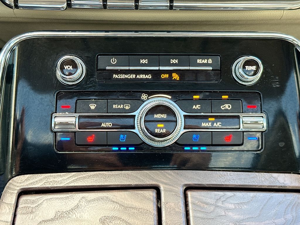 2020 Lincoln Navigator L Reserve Image 25 of 32