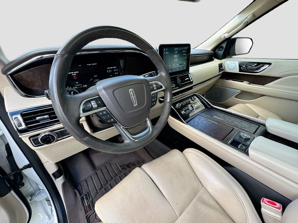2020 Lincoln Navigator L Reserve Image 18 of 32