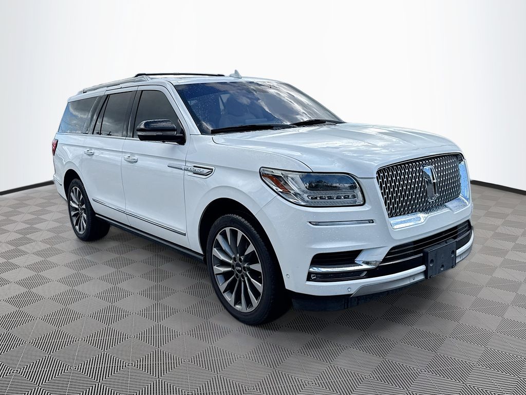 2020 Lincoln Navigator L Reserve Image 3 of 32