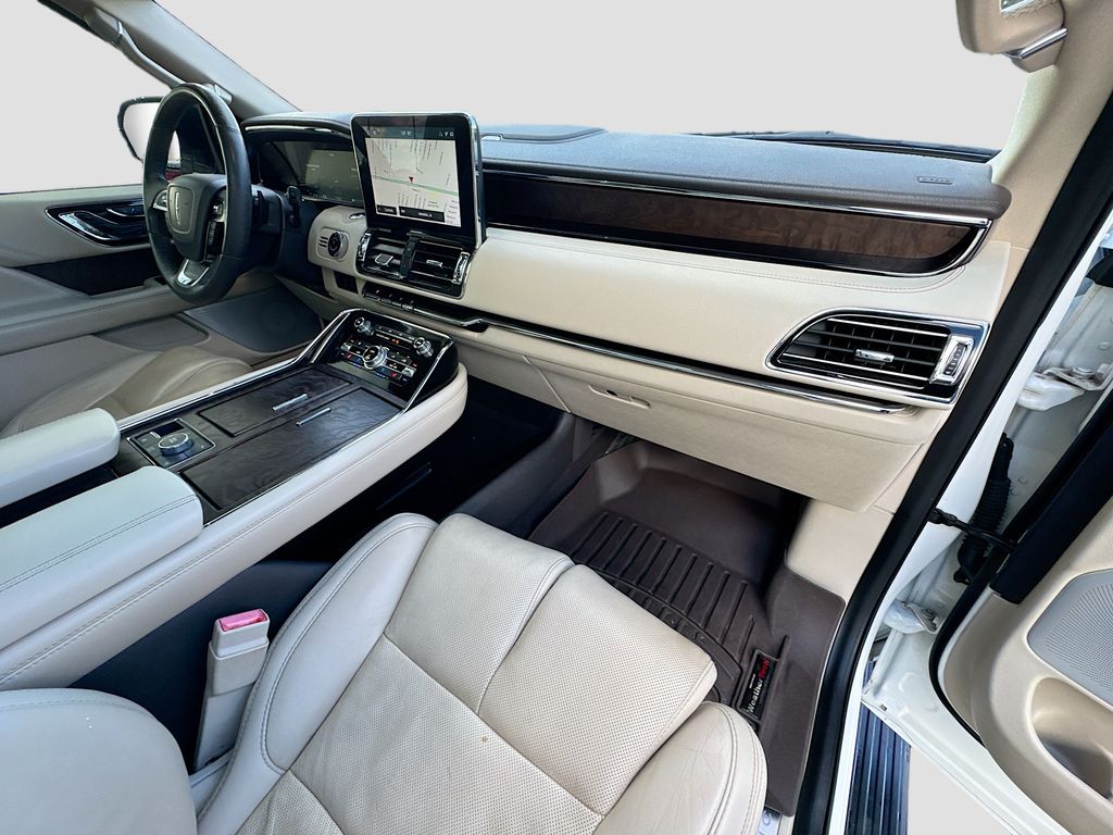 2020 Lincoln Navigator L Reserve Image 20 of 32