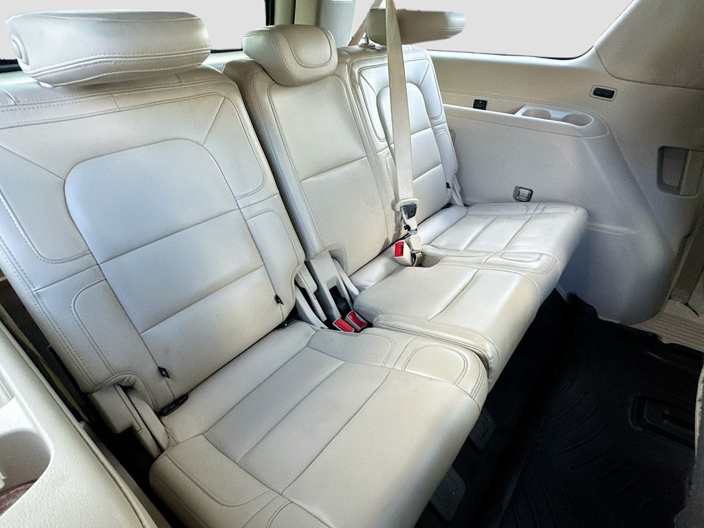 2020 Lincoln Navigator L Reserve Image 14 of 32