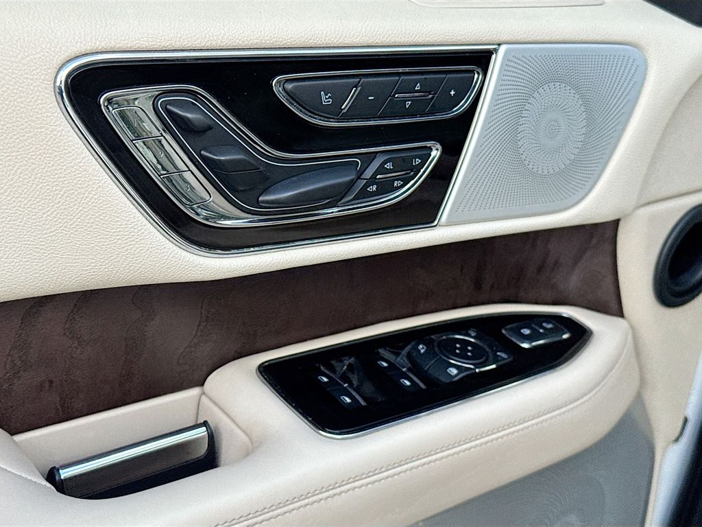 2020 Lincoln Navigator L Reserve Image 31 of 32