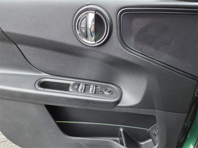 2020 MINI Cooper Countryman Base Image 20 of 24