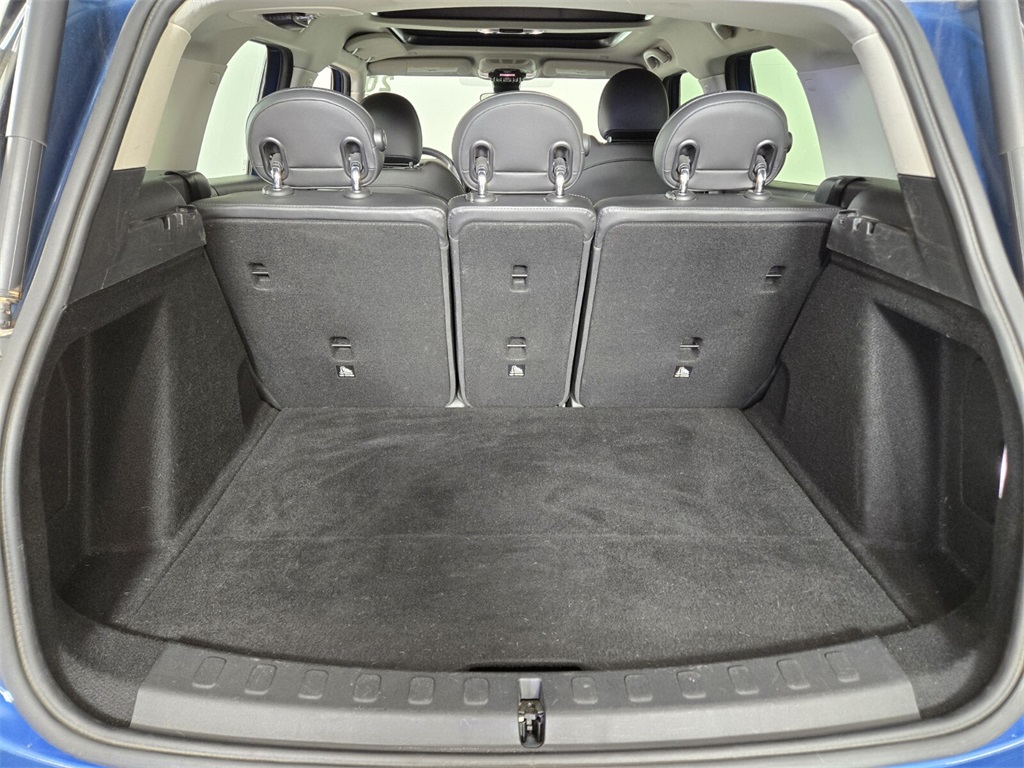 Vehicle image 12 of 35