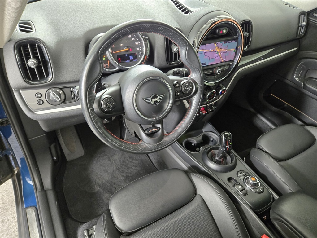 Vehicle image 18 of 35