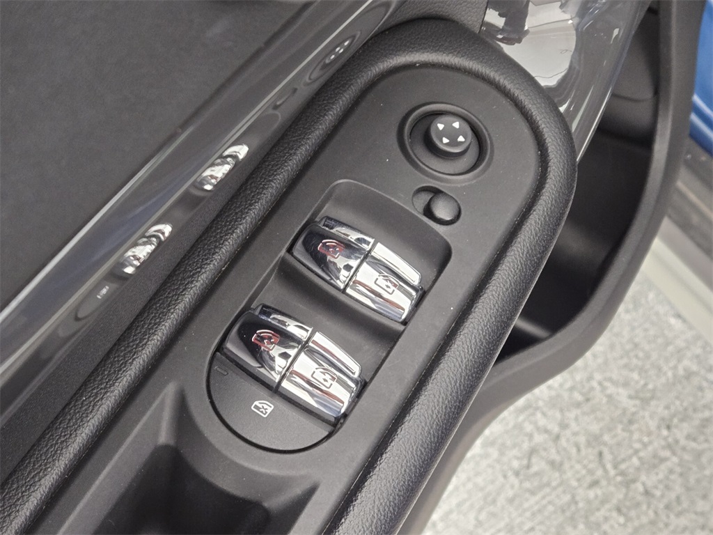 Vehicle image 28 of 35