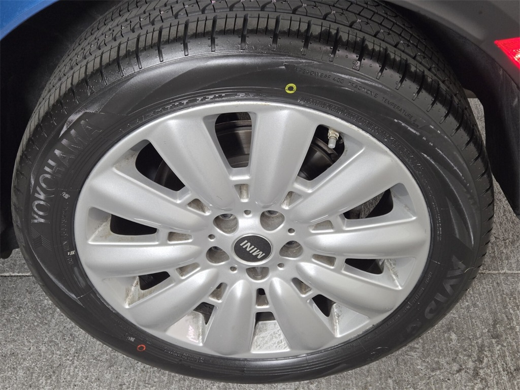 Vehicle image 9 of 35