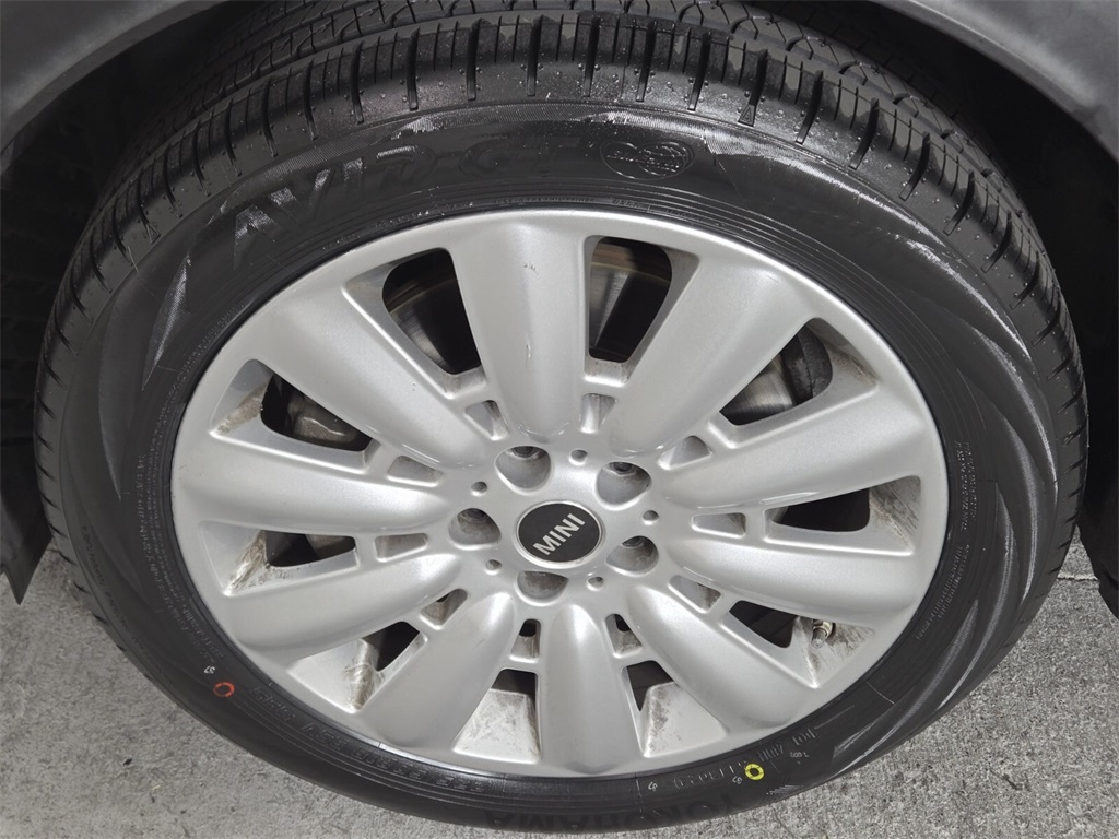 Vehicle image 10 of 35
