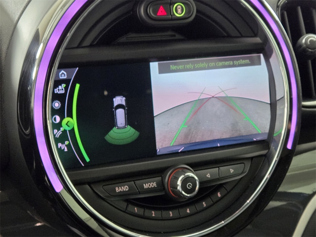 Vehicle image 22 of 35