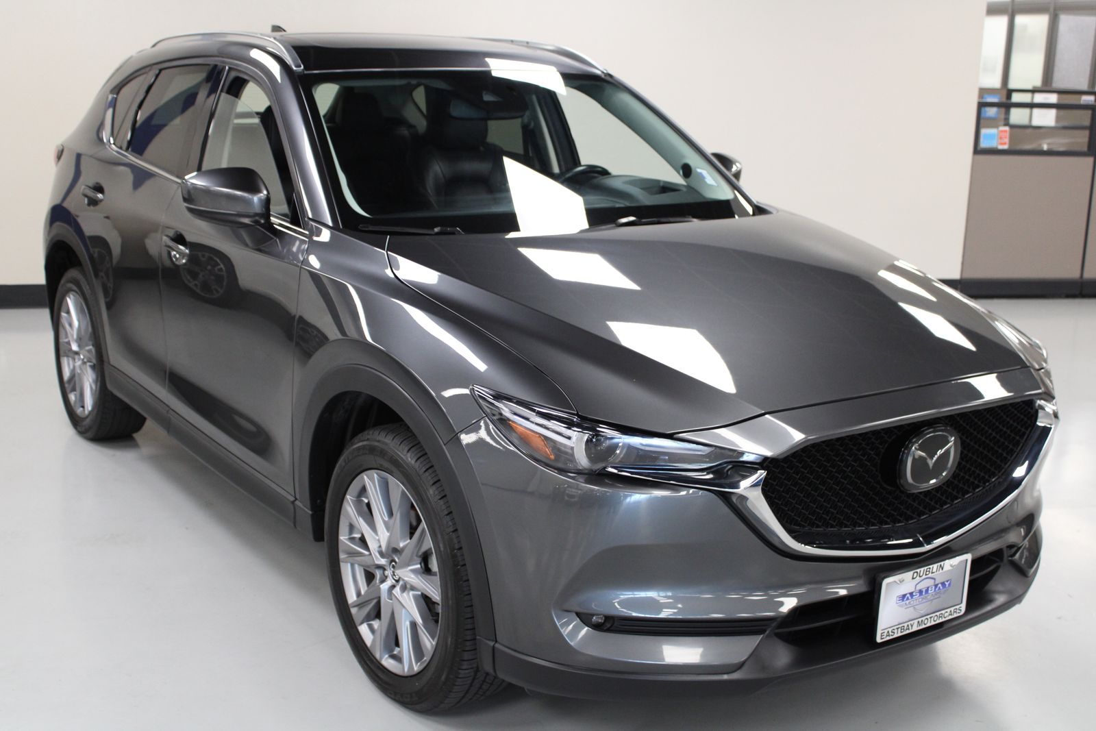 Vehicle image 6 of 28