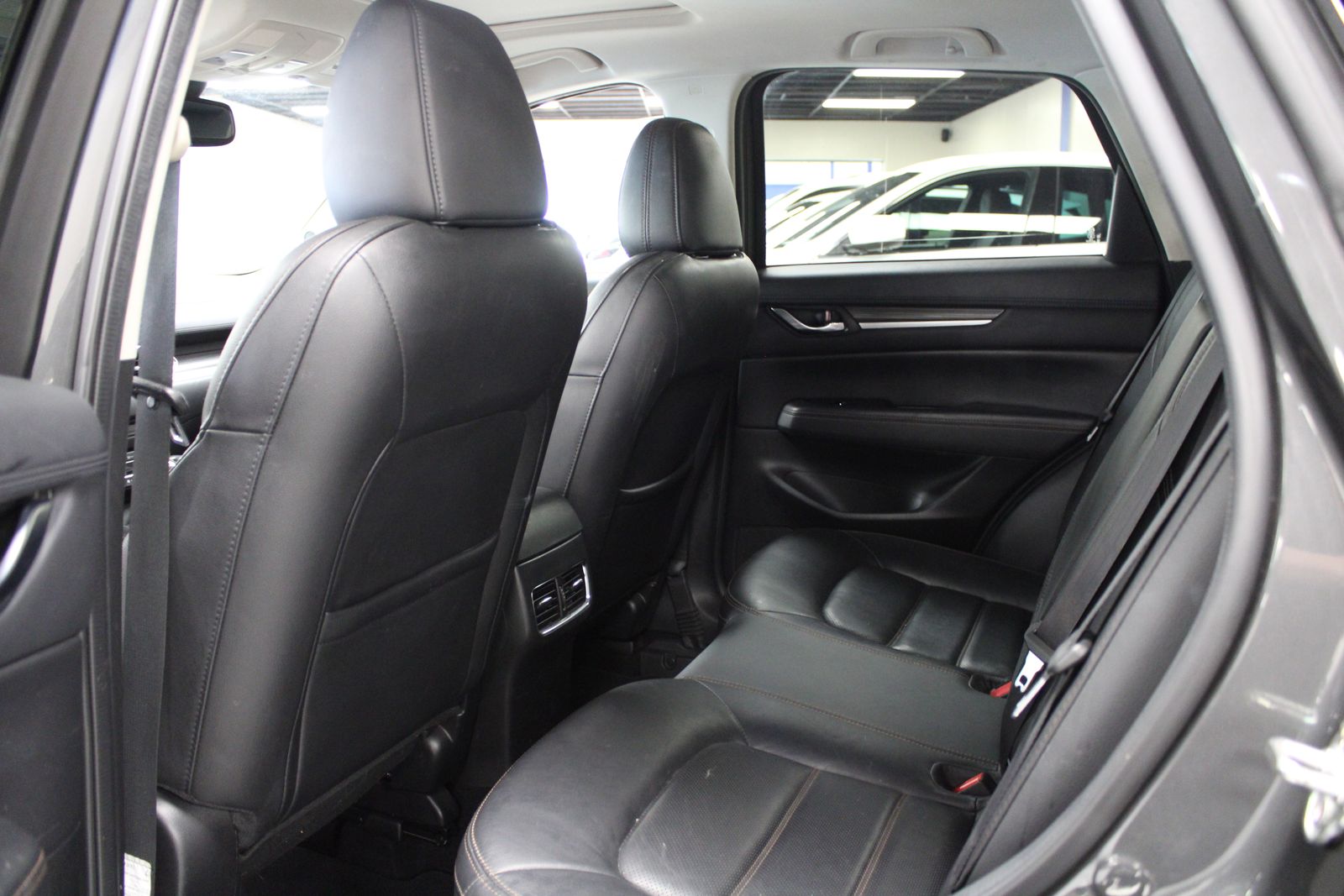 Vehicle image 16 of 28