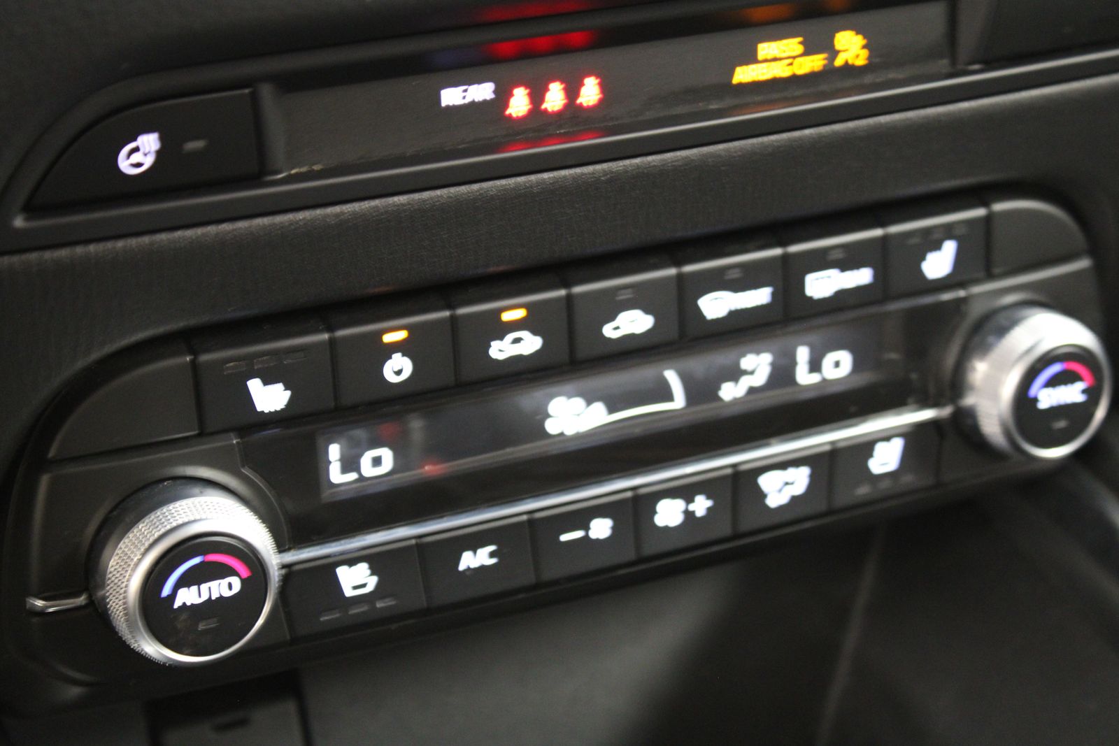 Vehicle image 23 of 28