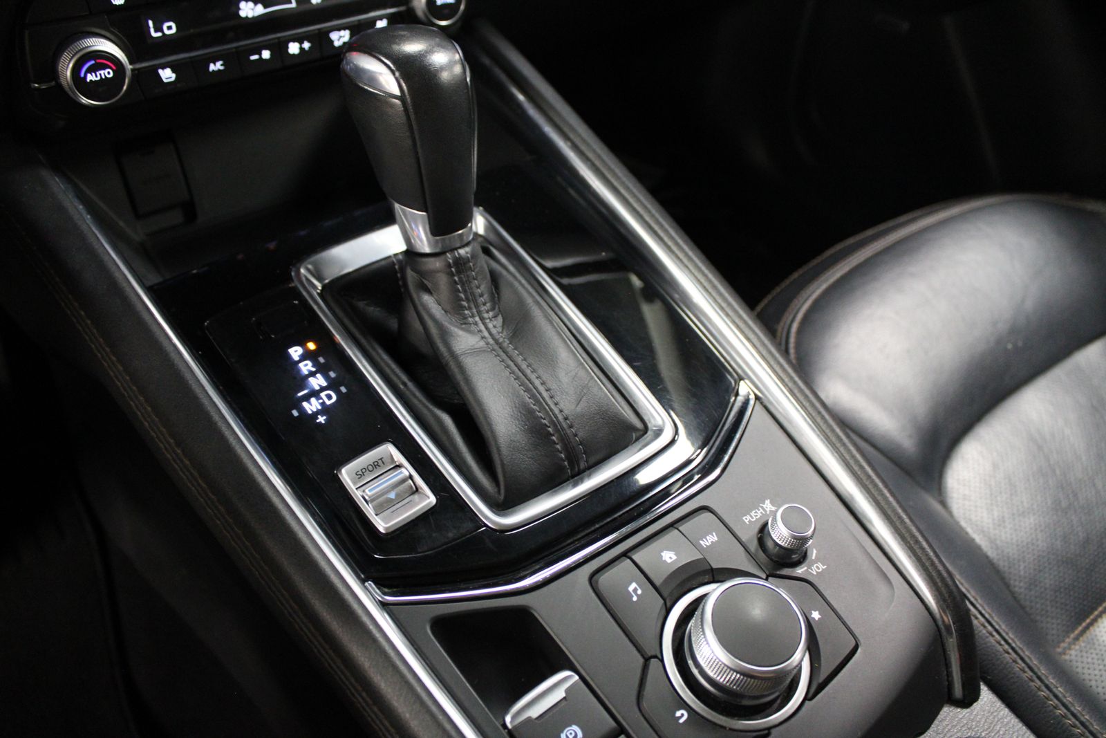 Vehicle image 20 of 28