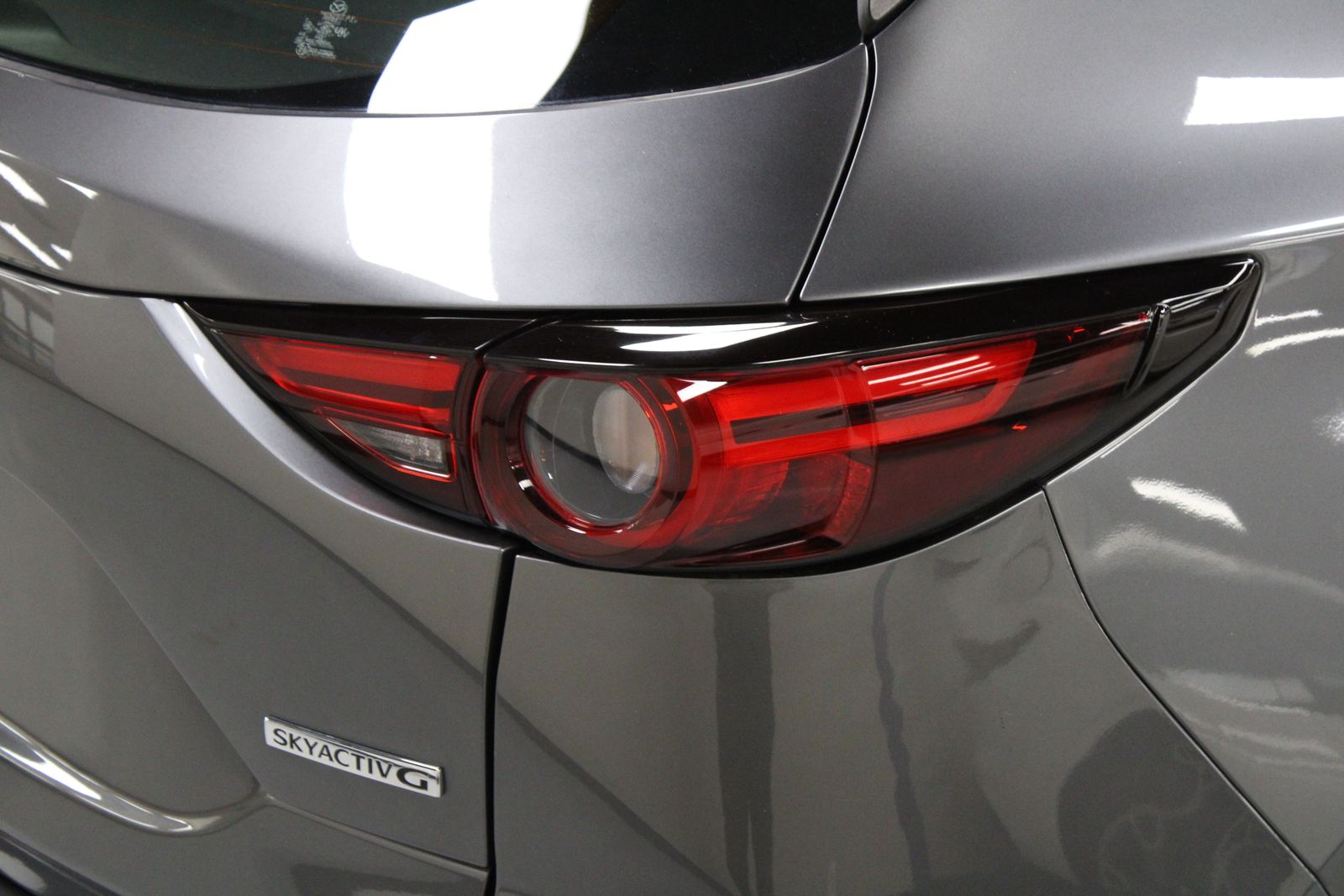 Vehicle image 12 of 28