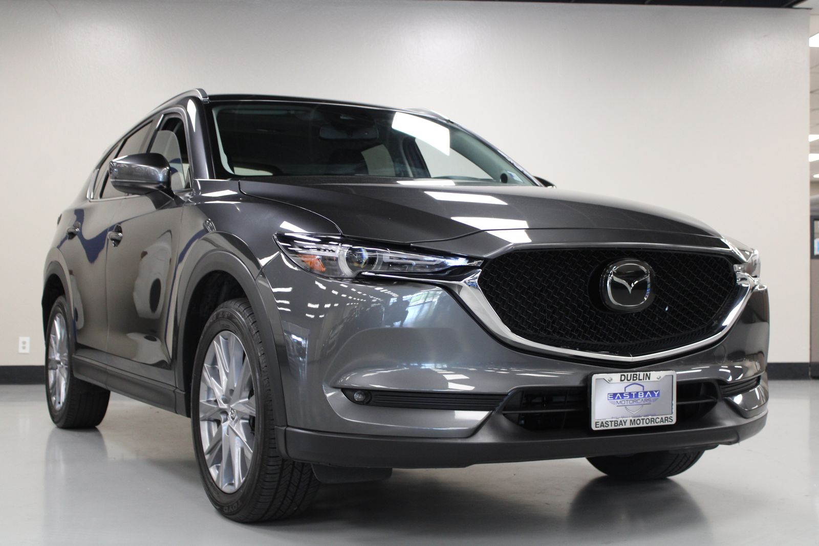 Vehicle image 5 of 28