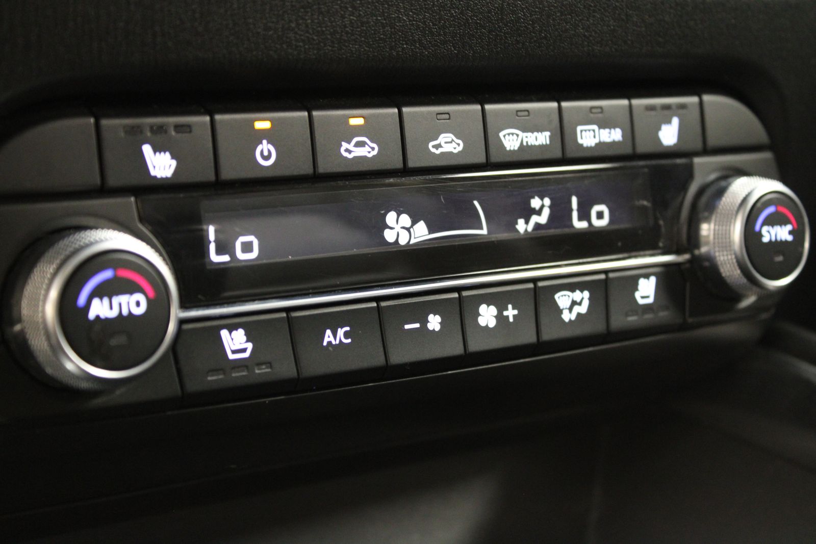 Vehicle image 25 of 28