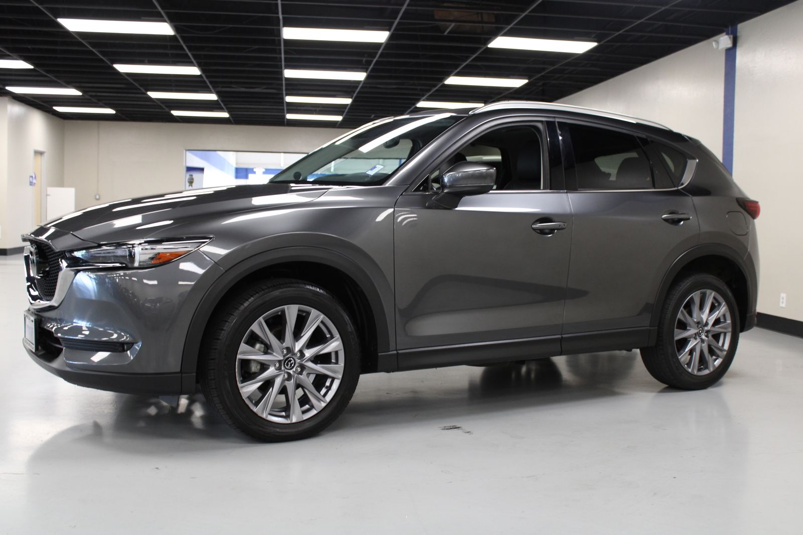 Vehicle image 2 of 28