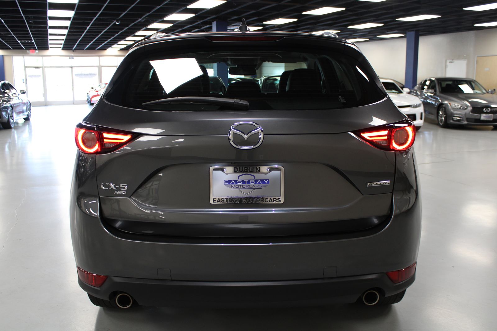 Vehicle image 11 of 28