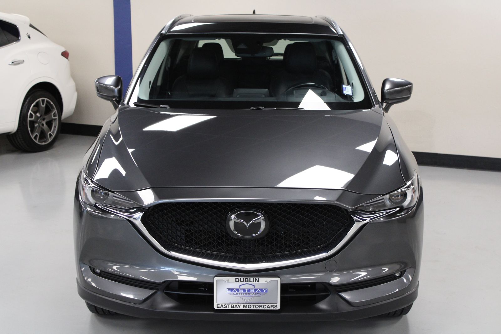 Vehicle image 3 of 28