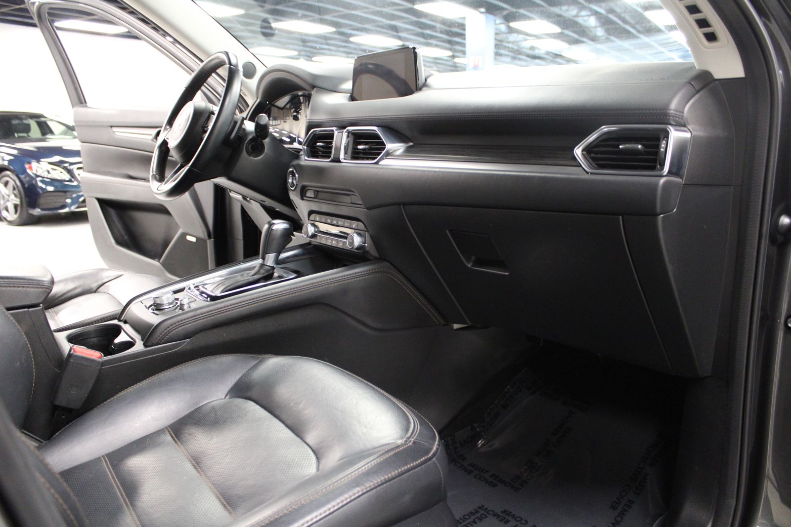 Vehicle image 18 of 28
