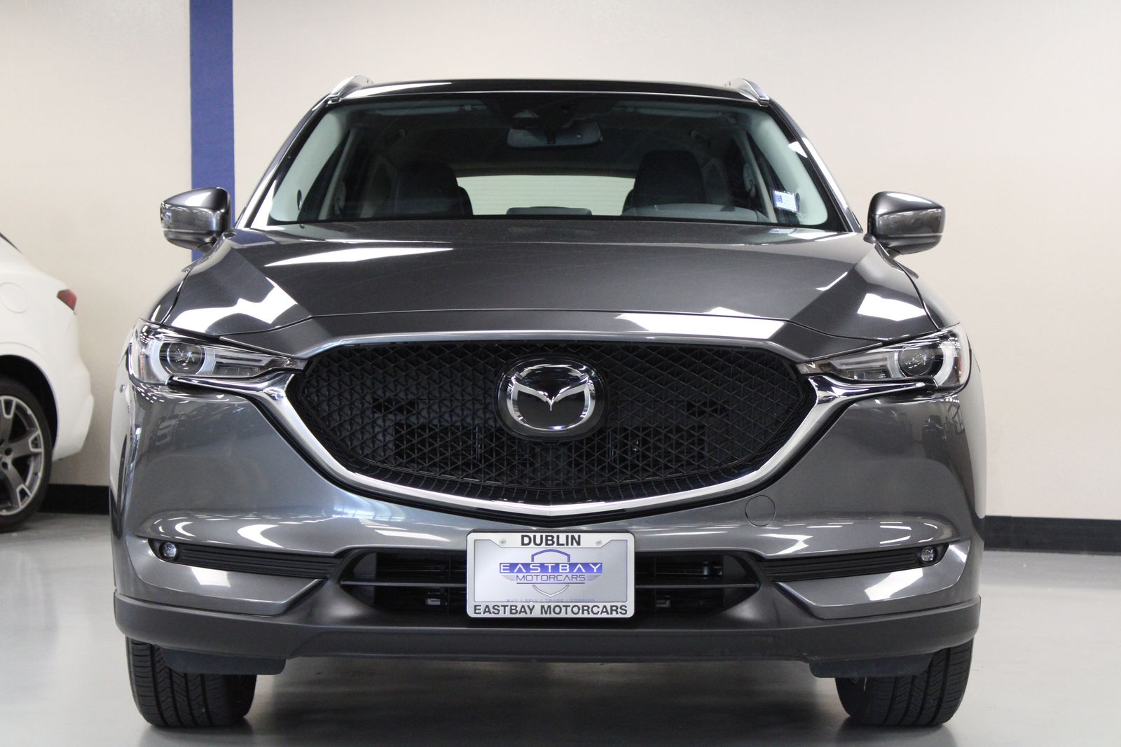 Vehicle image 4 of 28