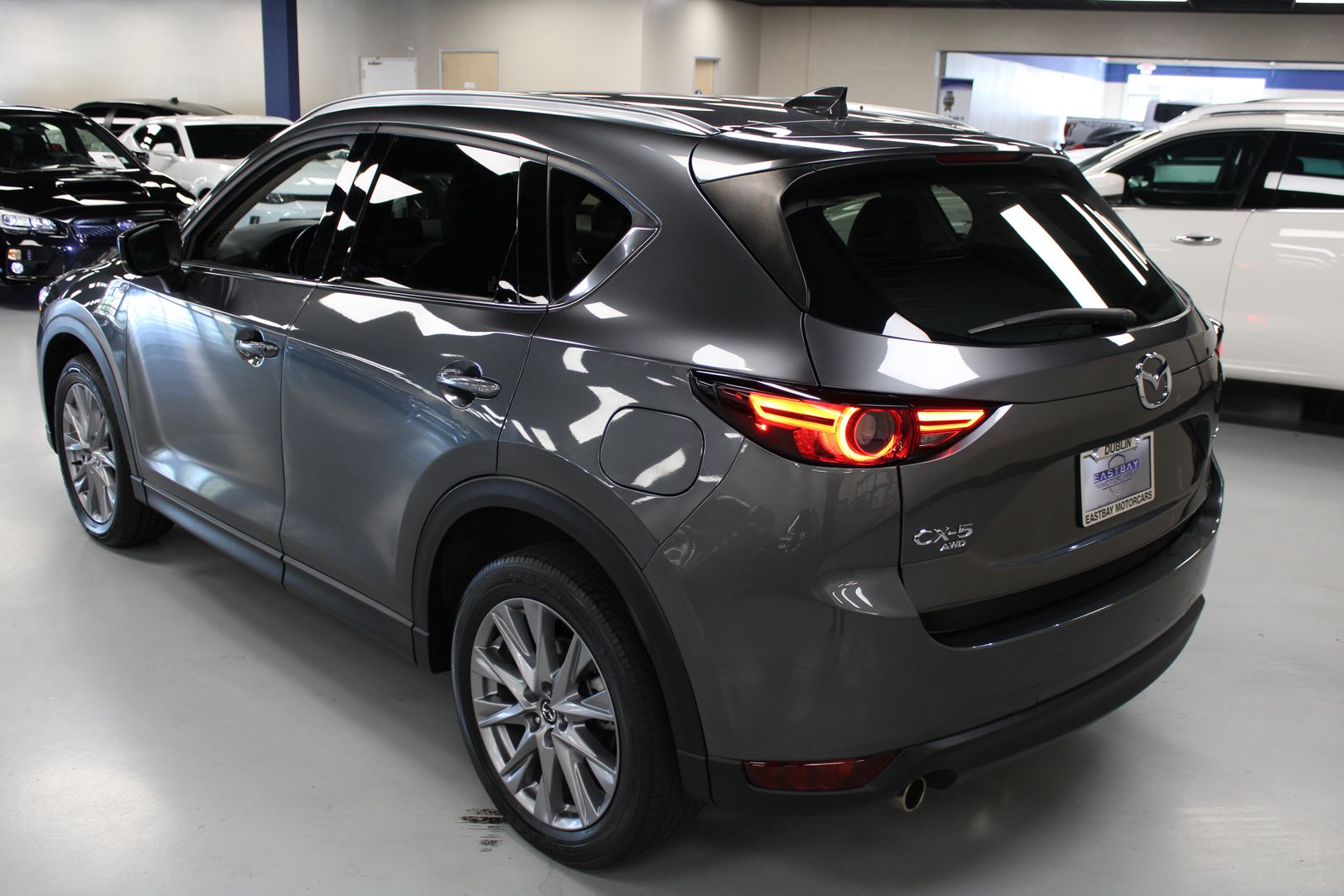 Vehicle image 9 of 28