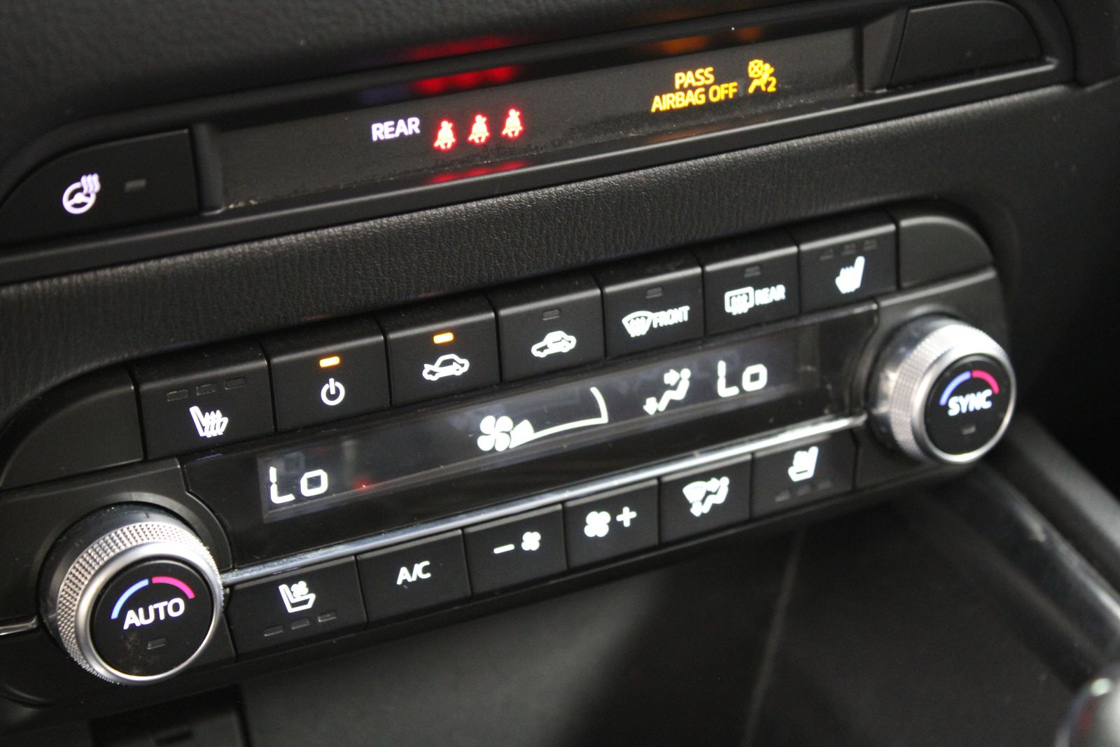 Vehicle image 24 of 28