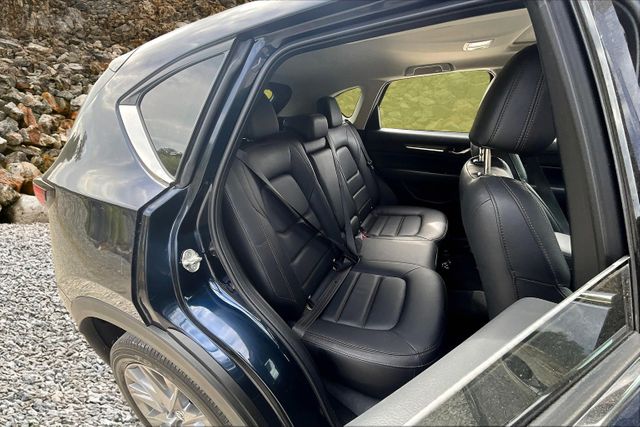 2020 Mazda CX-5 Grand Touring Image 2 of 32