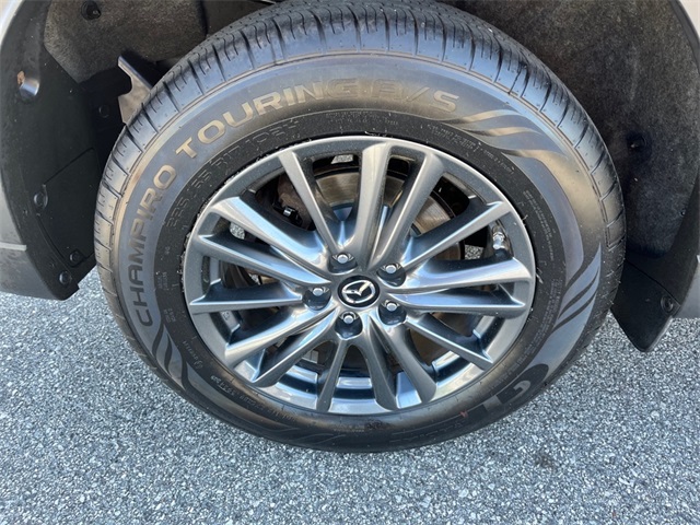 Vehicle image 28 of 30