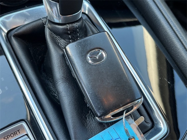 Vehicle image 17 of 30