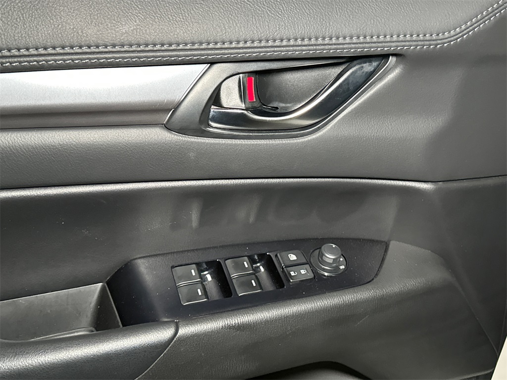 2020 Mazda CX-5 Touring Image 17 of 30