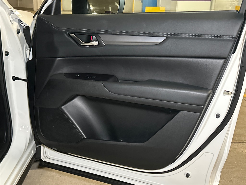 2020 Mazda CX-5 Touring Image 18 of 30